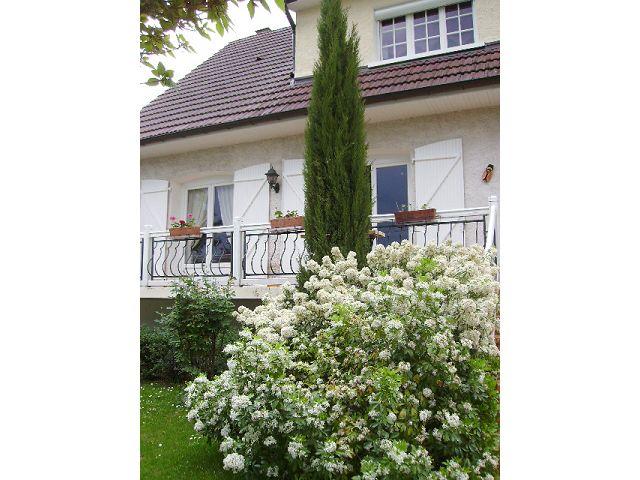 Maison GENLIS - LONGEAULT                       